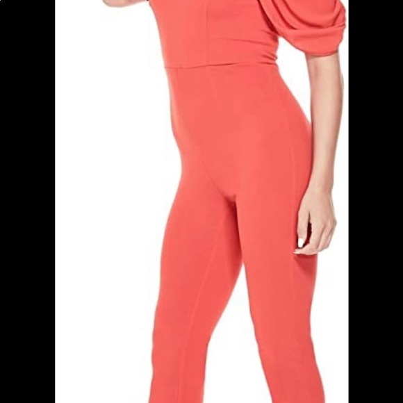 Red guess pants suit - Picture 5 of 7